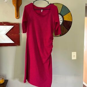 Fig Dress size XL fits like a large maroon midi 3/4 sleeve dress